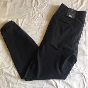 NWT REI Women’s lightweight pull on pants SMALL